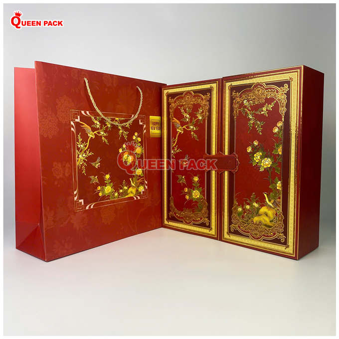 hop-dung-qua-tet-Xuan-Ca-(mau-do)-kem-tui-giay-cao-cap