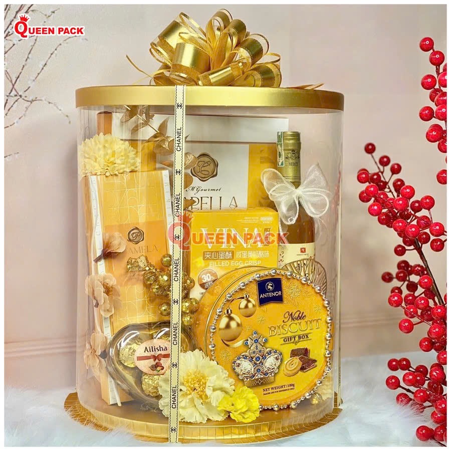 Hộp mica vuông trong suốt đế giấy vàng